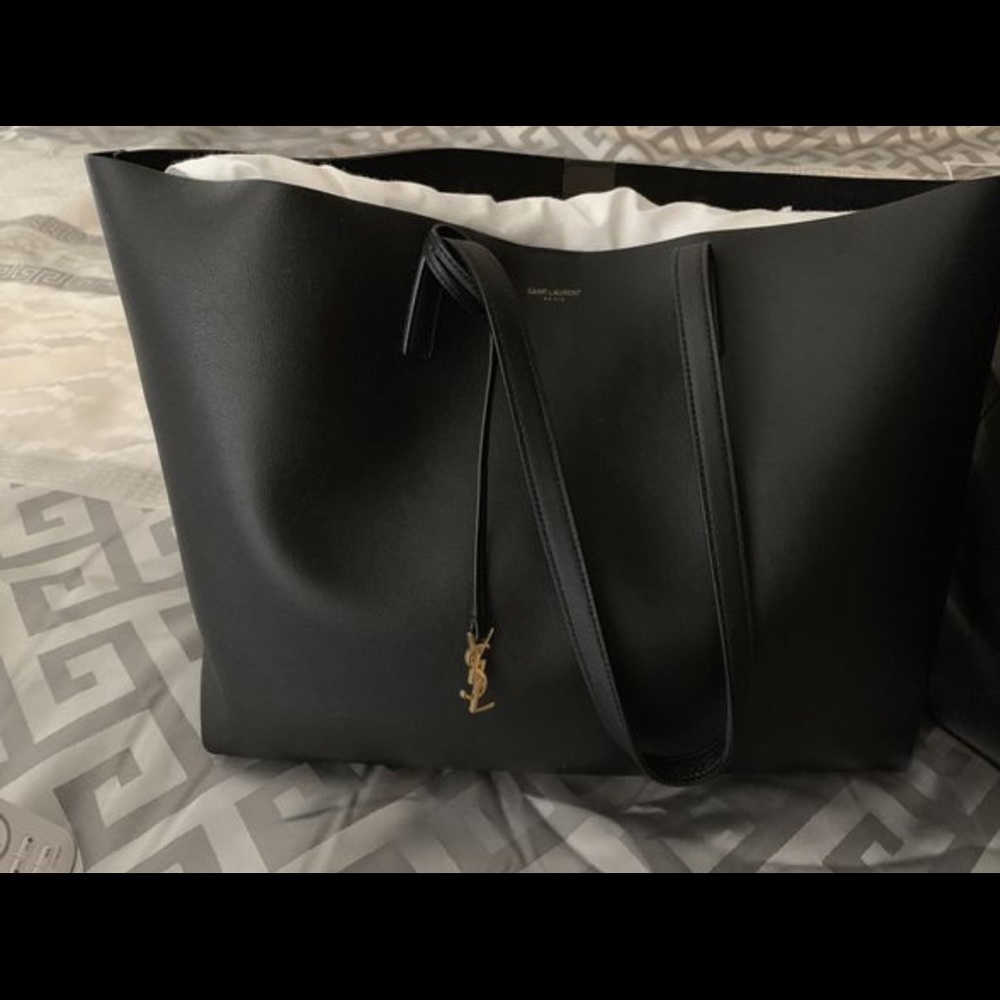 YSL Tote SOLD🚫